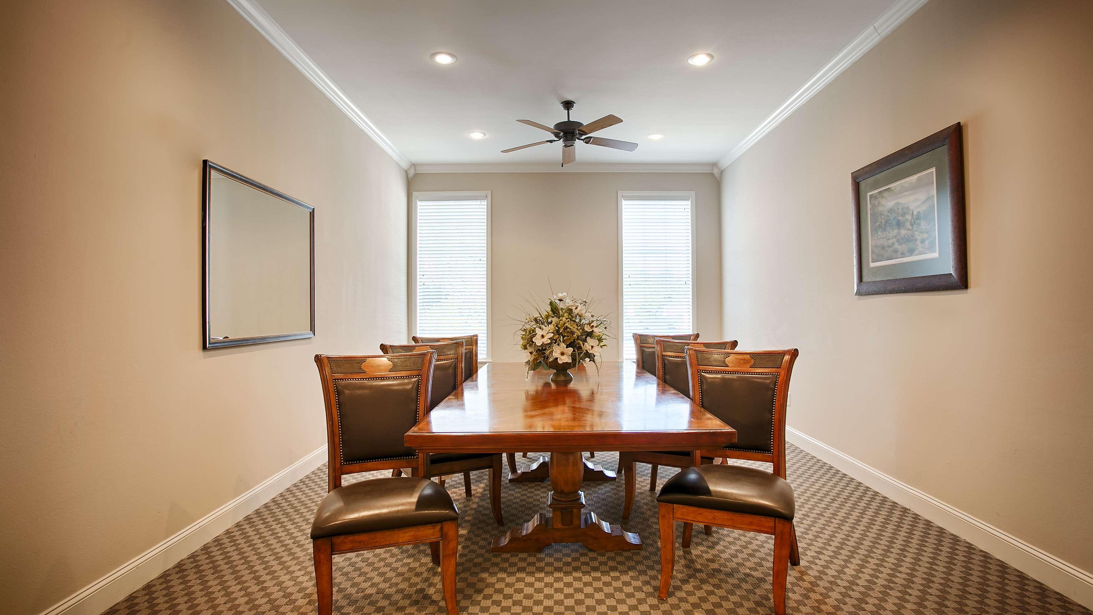 Surestay Hotel By Best Western Leesville Business bilde
